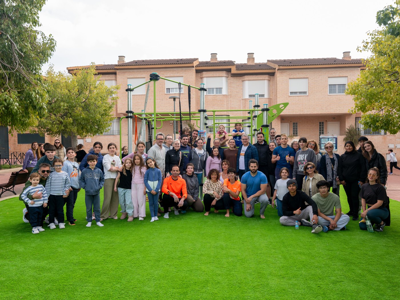 Grupo de alumnos al final de una masterclass de calistenia de Jéss Martin